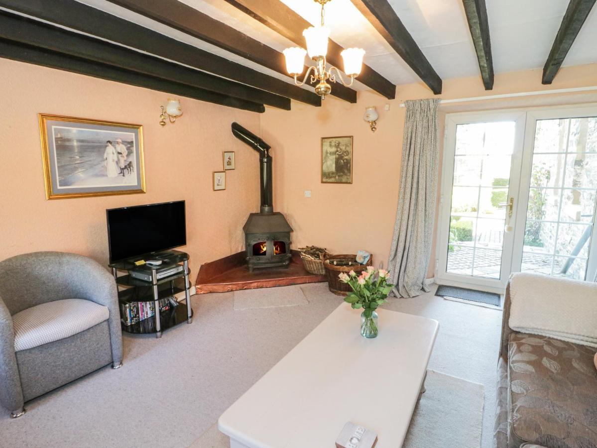 Aber Clwyd Manor Villa Derwen ภายนอก รูปภาพ
